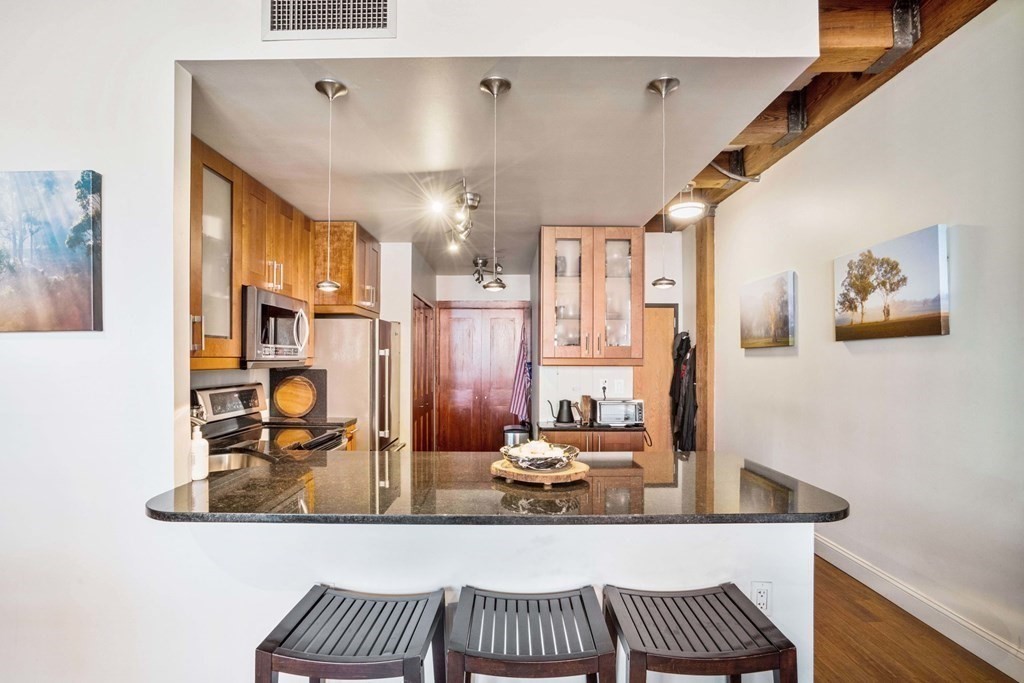 33 Sleeper St Unit: 402