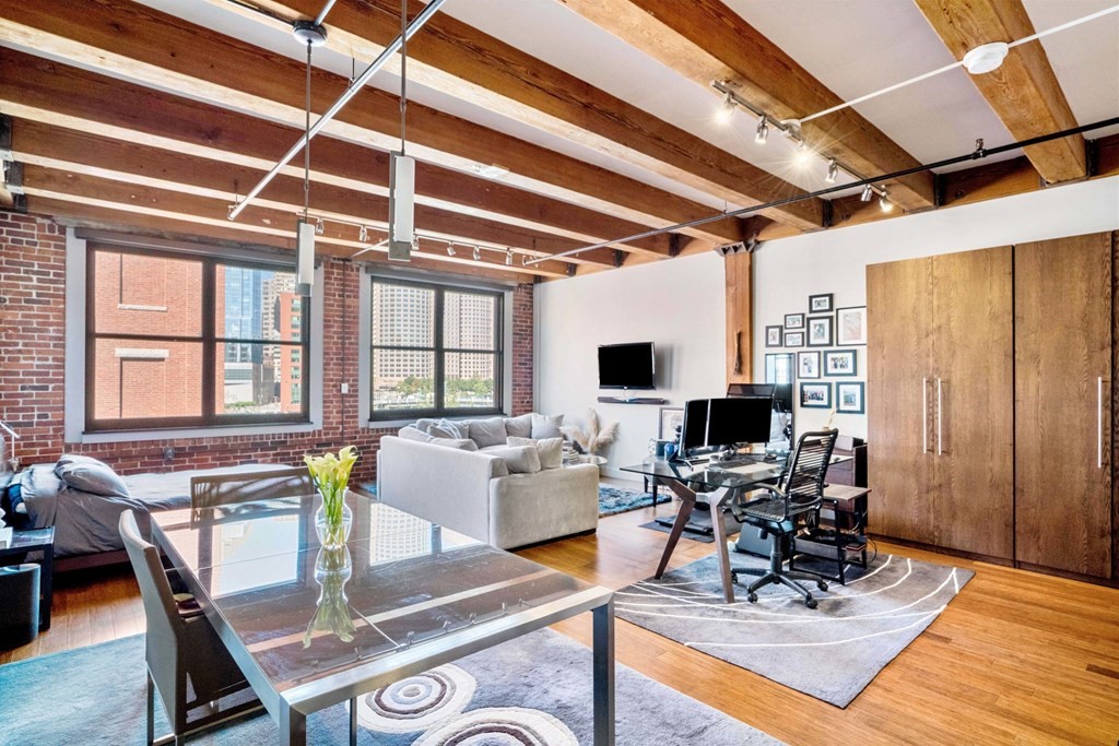 33 Sleeper St Unit: 402