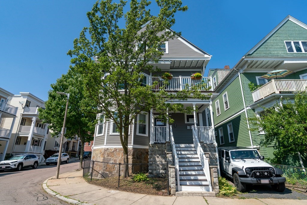 109 Sawyer Ave Unit: 3