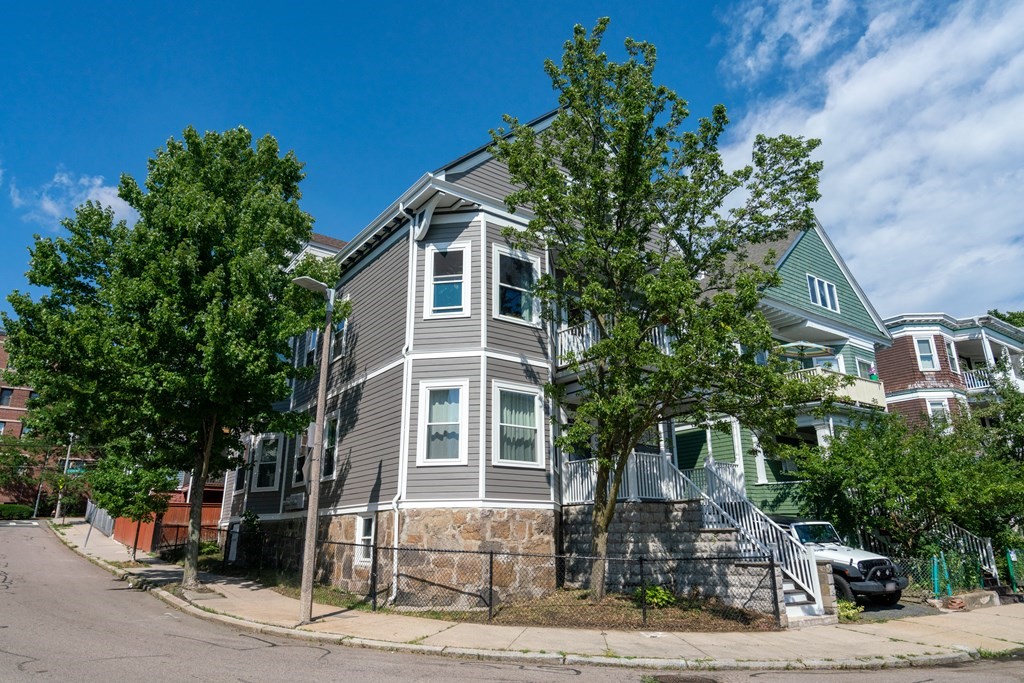 109 Sawyer Ave Unit: 3