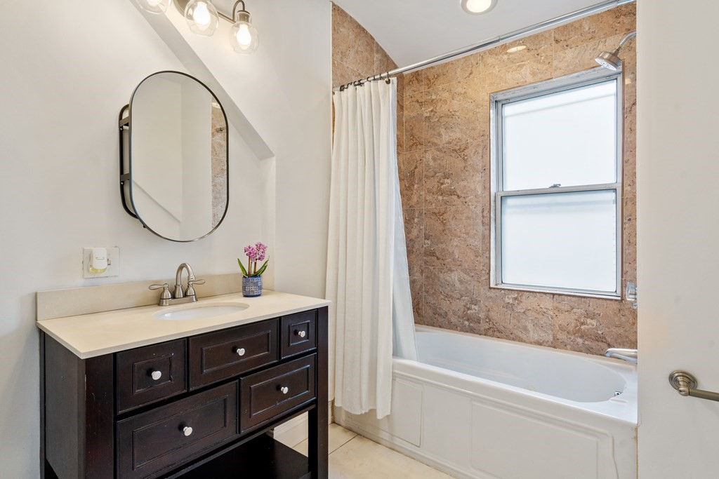 109 Sawyer Ave Unit: 3