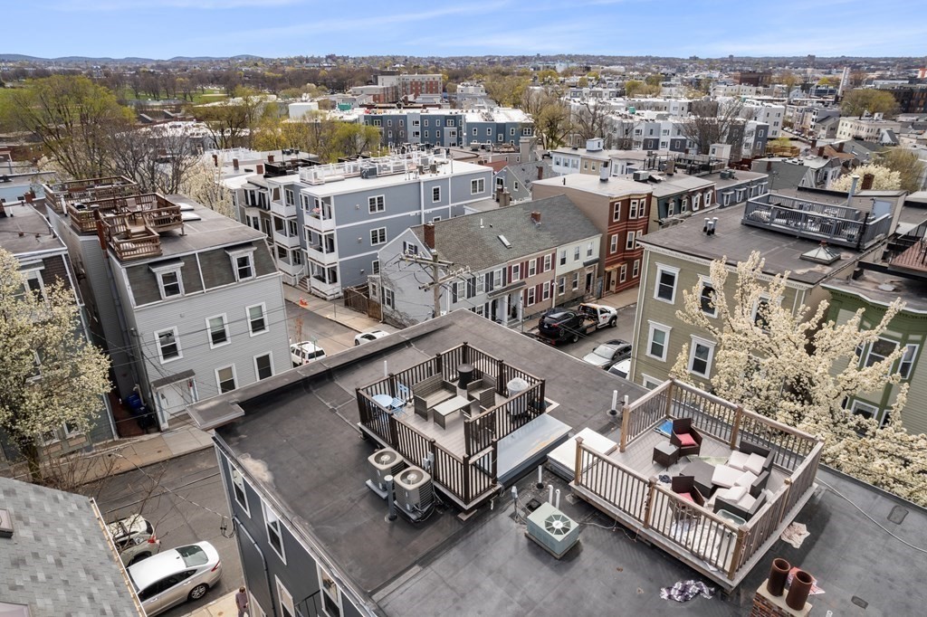 22 Mercer St Unit: B