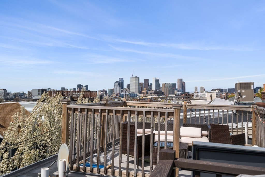 22 Mercer St Unit: B