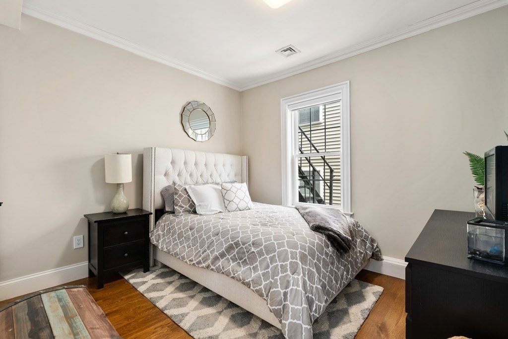 22 Mercer St Unit: B