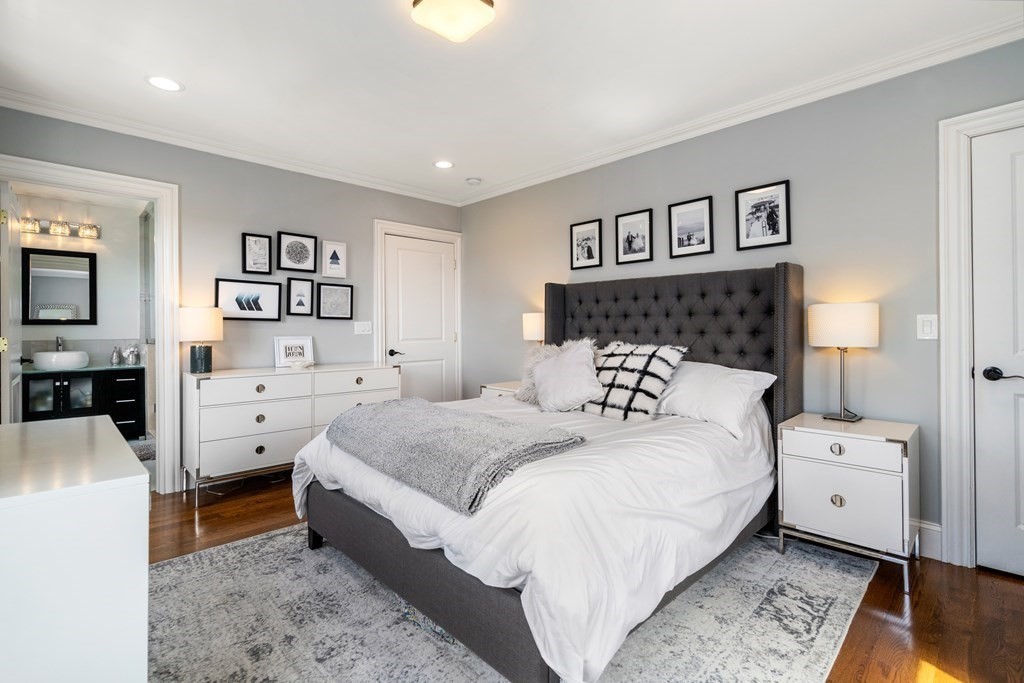 22 Mercer St Unit: B
