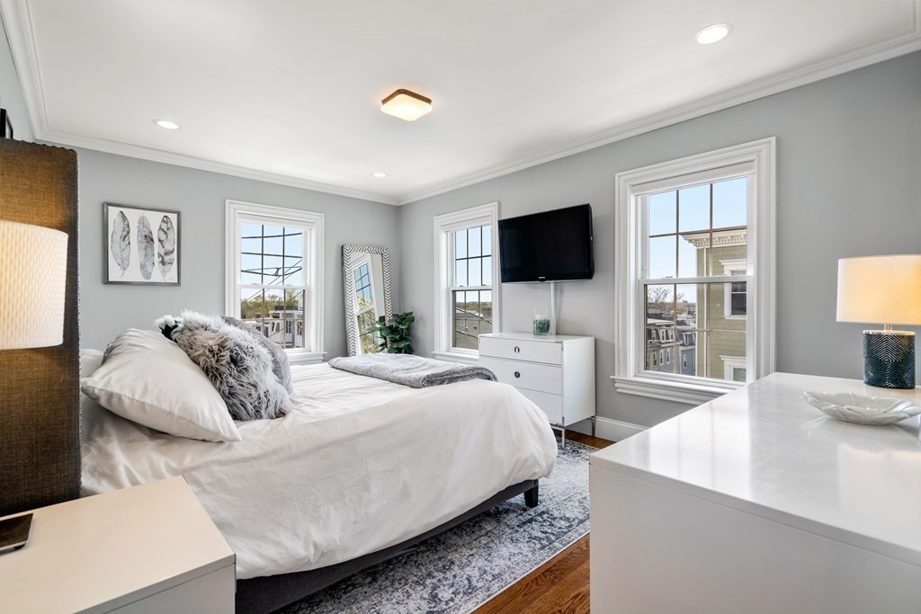 22 Mercer St Unit: B