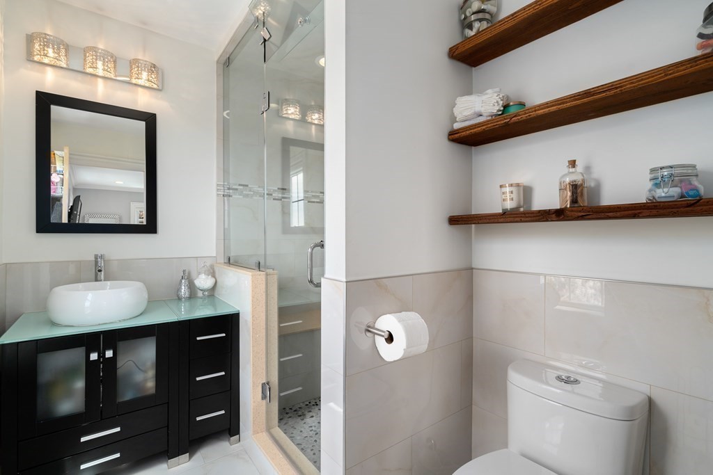 22 Mercer St Unit: B
