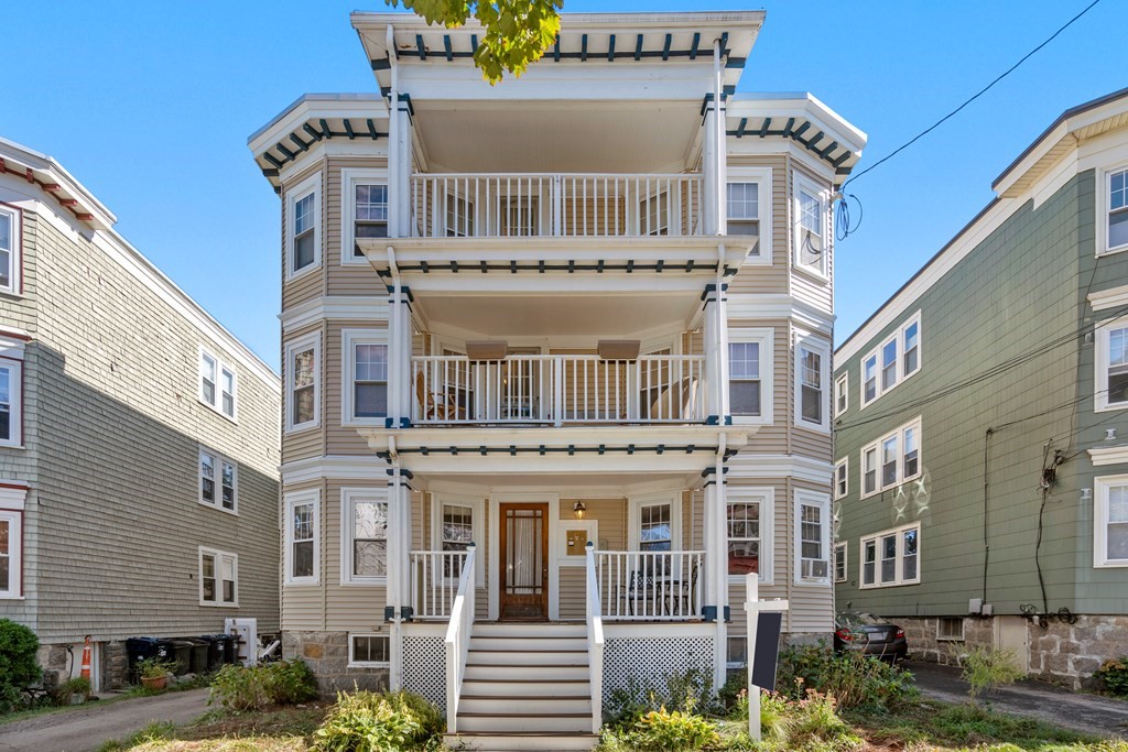 18 Verdun St Unit: 1