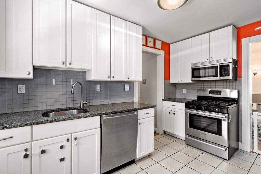 18 Verdun St Unit: 1