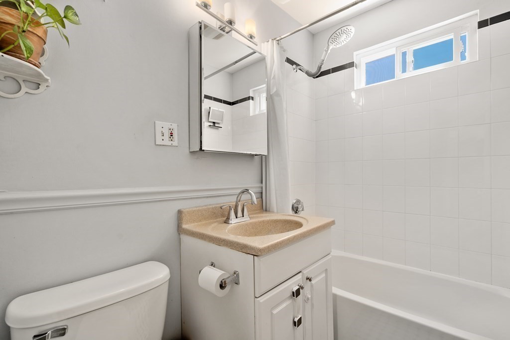 18 Verdun St Unit: 1