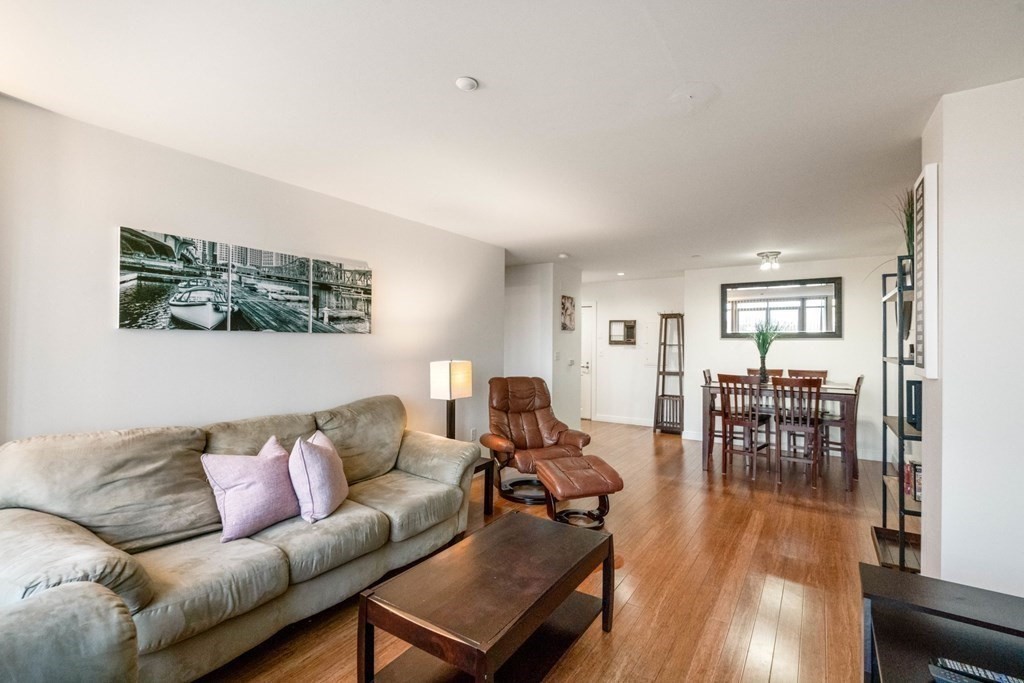 1910 Dorchester Avenue Unit: 521