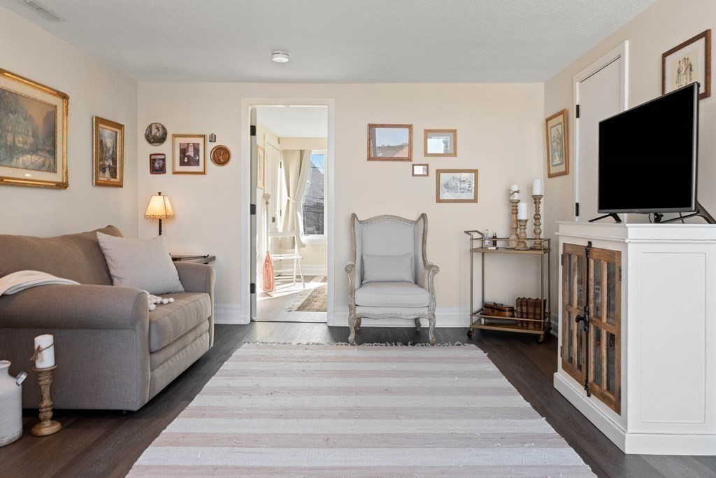 126 Merrimac St Unit: 8