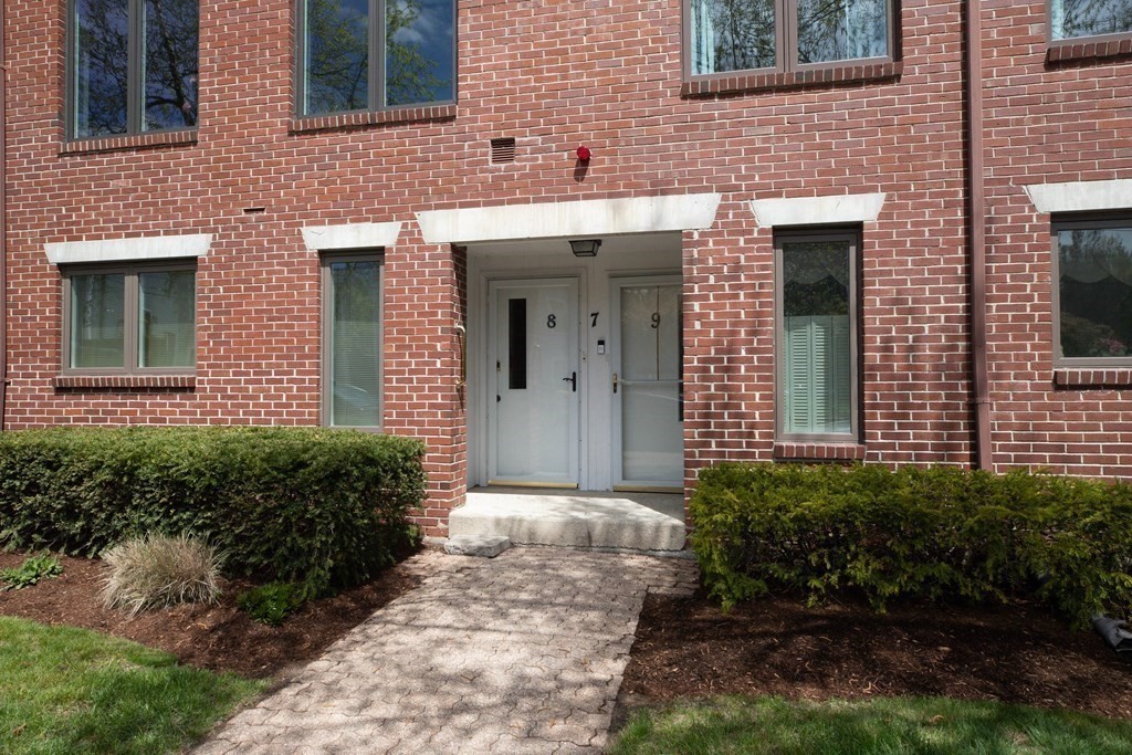 126 Merrimac St Unit: 8