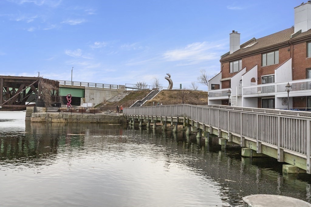 126 Merrimac St Unit: 8