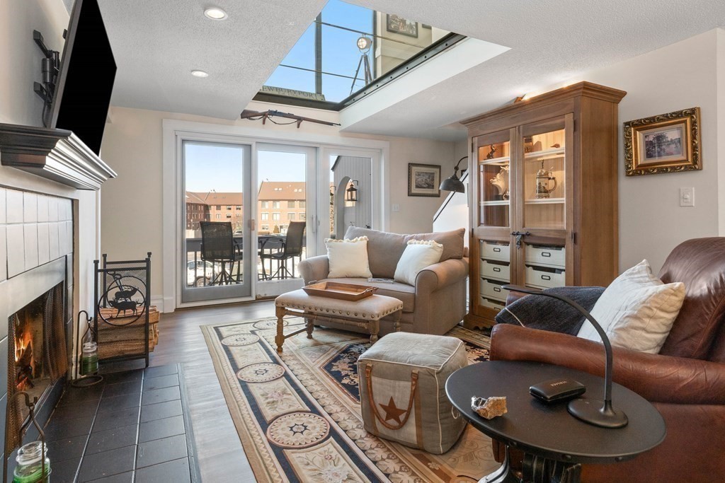 126 Merrimac St Unit: 8