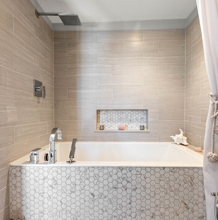 126 Merrimac St Unit: 8