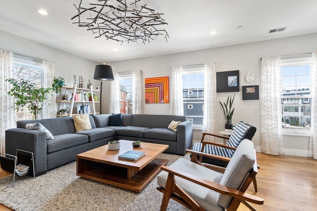 145 Stoughton St Unit: 2