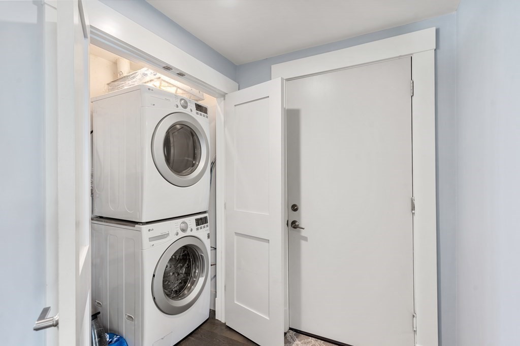 125 Stoughton St Unit: 6