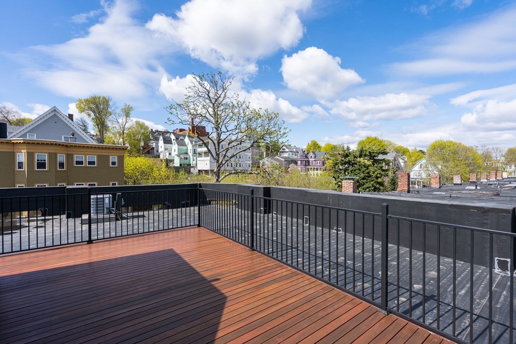 125 Stoughton St Unit: 6