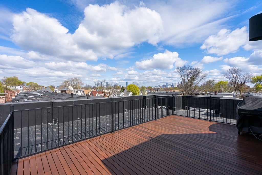125 Stoughton St Unit: 6