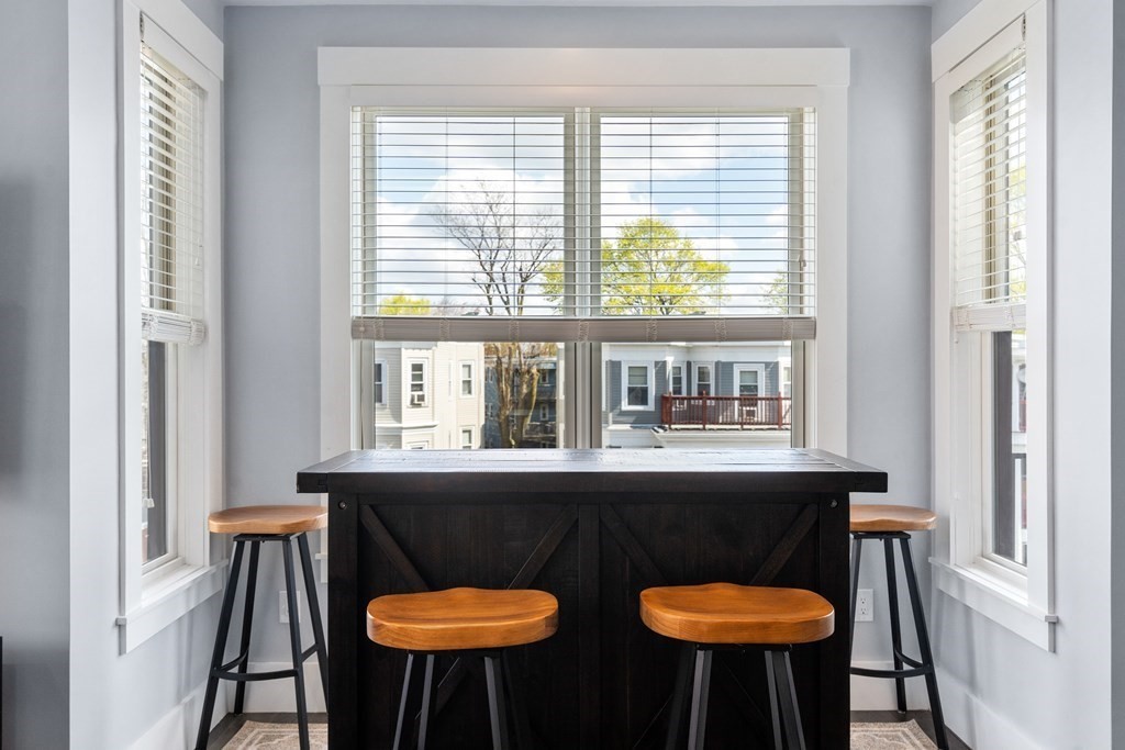 125 Stoughton St Unit: 6