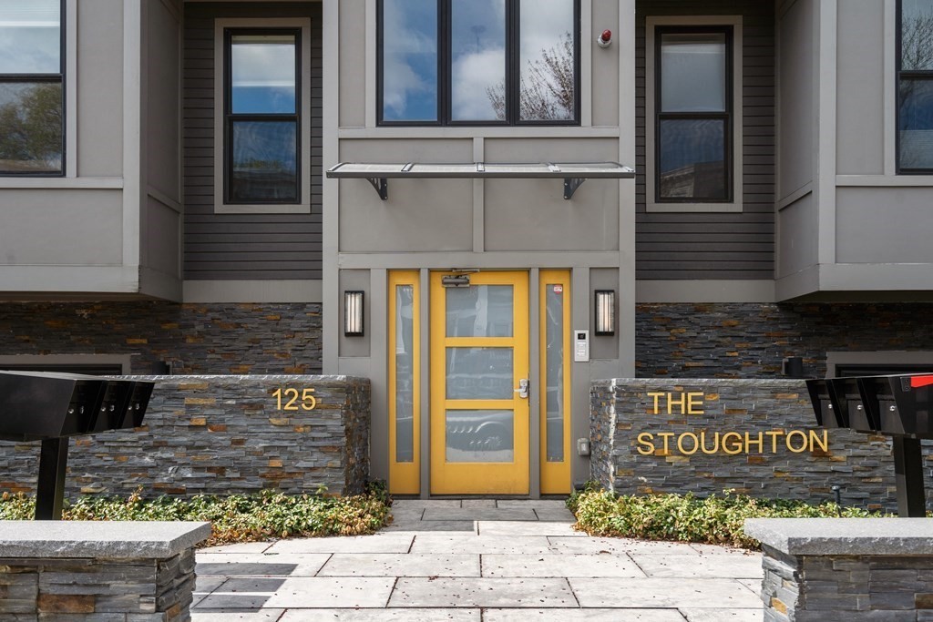 125 Stoughton St Unit: 6