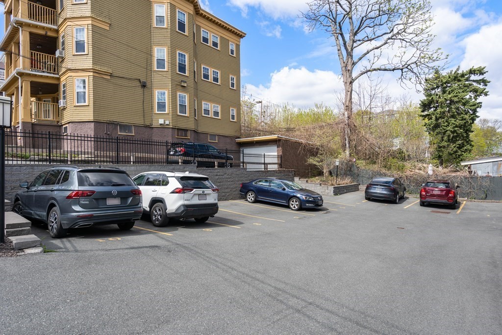 125 Stoughton St Unit: 6