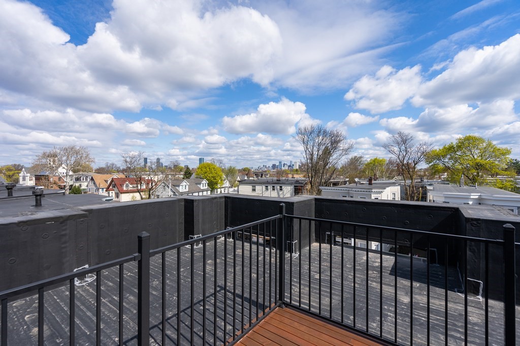 125 Stoughton St Unit: 6