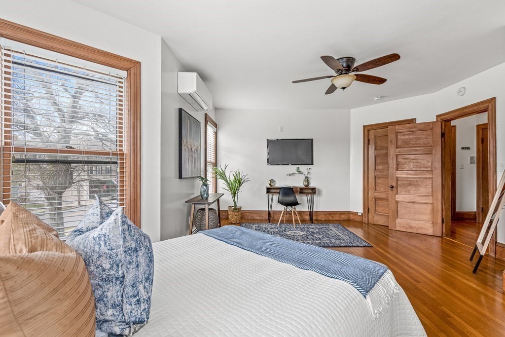 115 West Emerson St Unit: 201