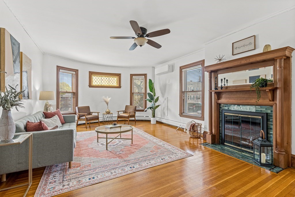 115 West Emerson St Unit: 201
