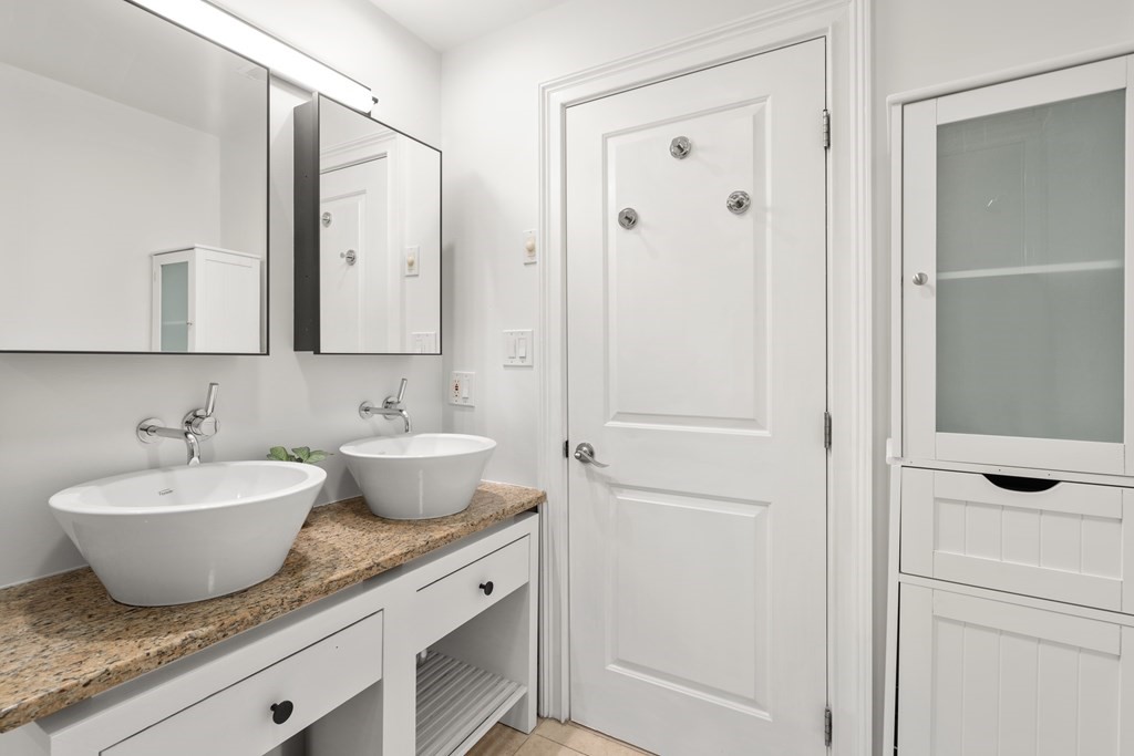 290 Columbus Ave Unit: 7