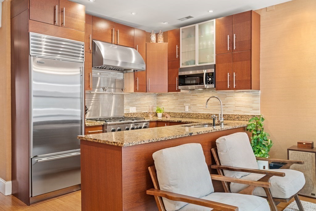 290 Columbus Ave Unit: 7