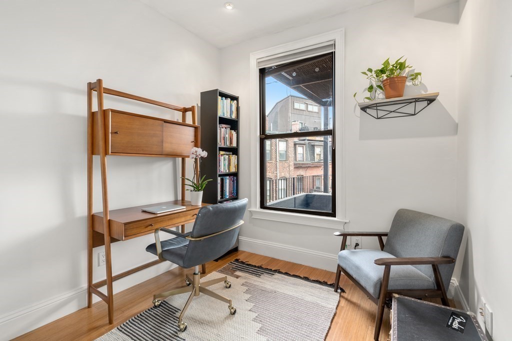 290 Columbus Ave Unit: 7