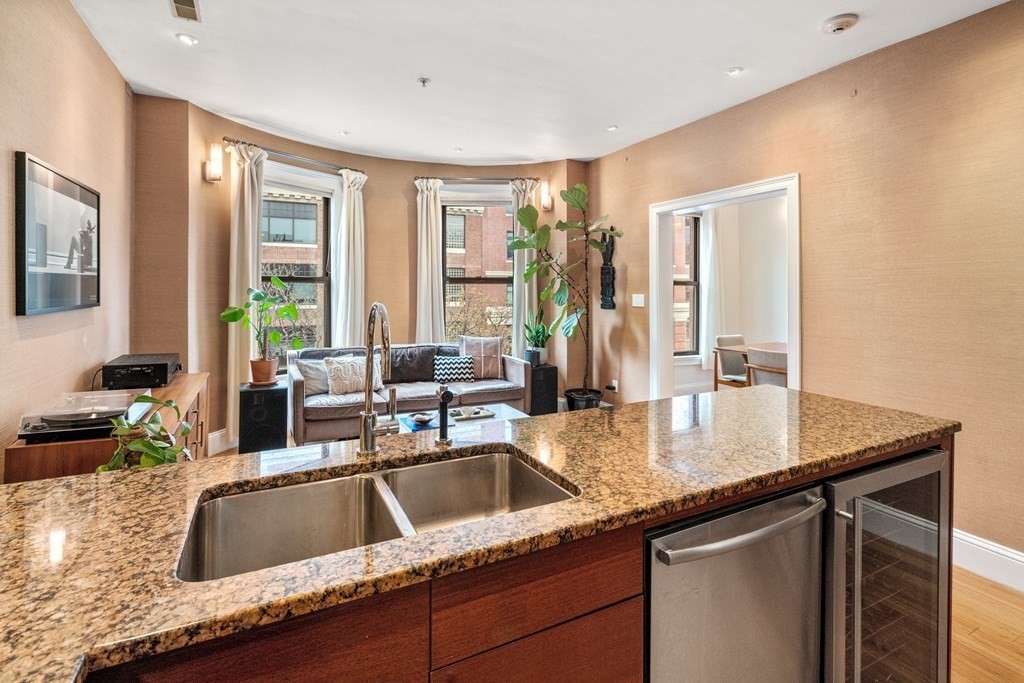290 Columbus Ave Unit: 7