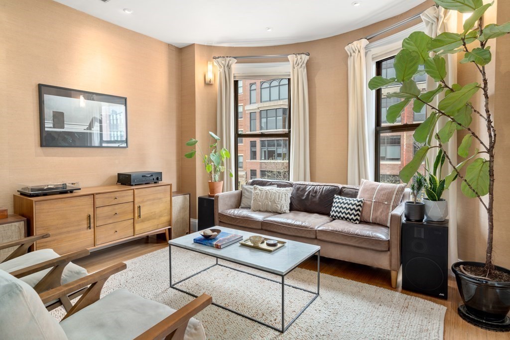 290 Columbus Ave Unit: 7