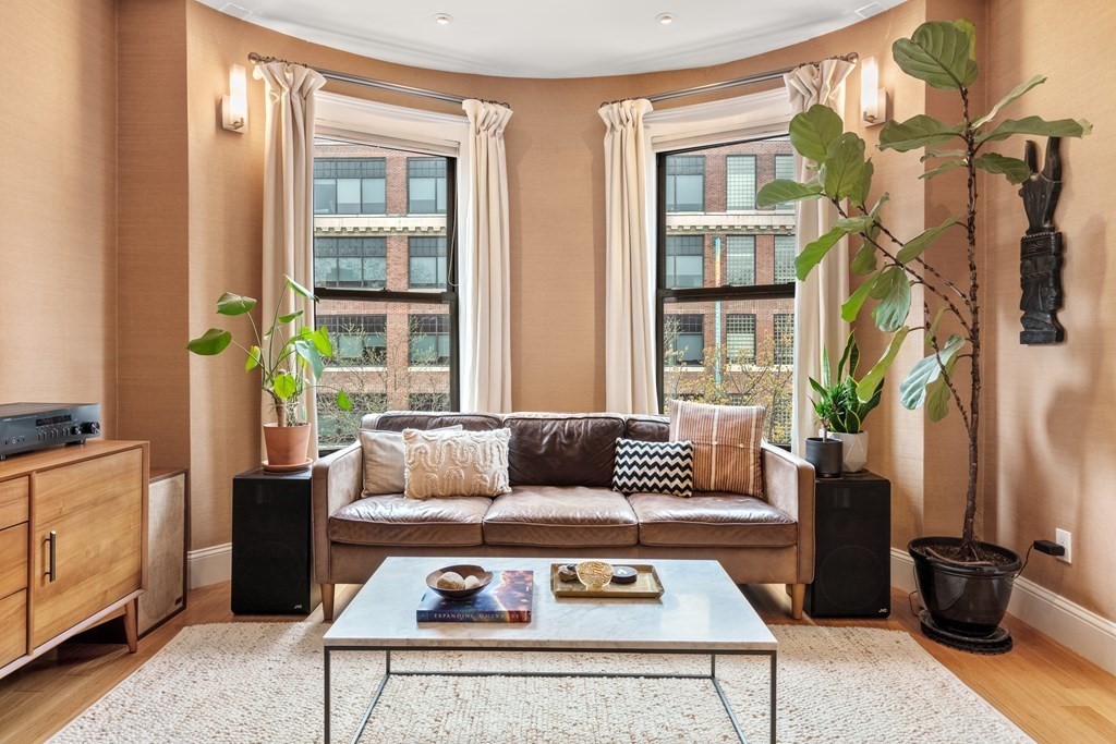 290 Columbus Ave Unit: 7