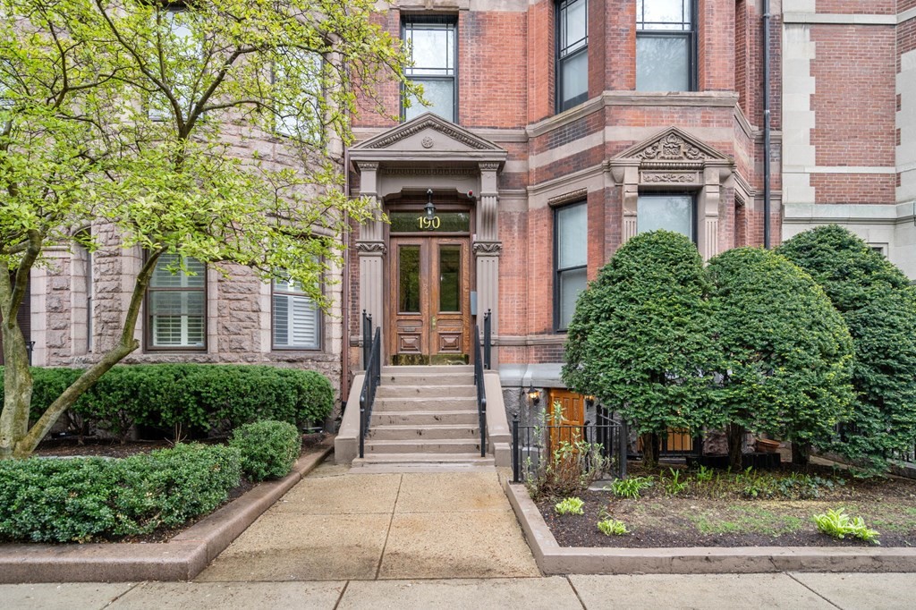 190 Commonwealth Ave Unit: B