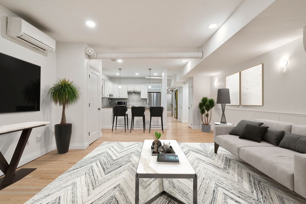 190 Commonwealth Ave Unit: B