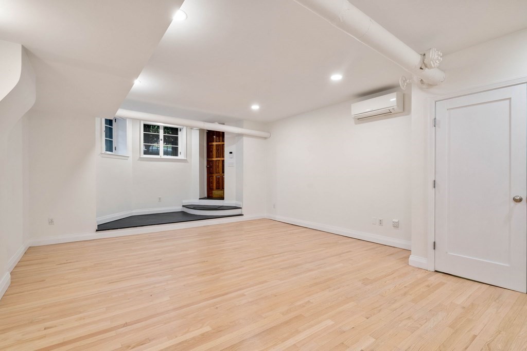 190 Commonwealth Ave Unit: B