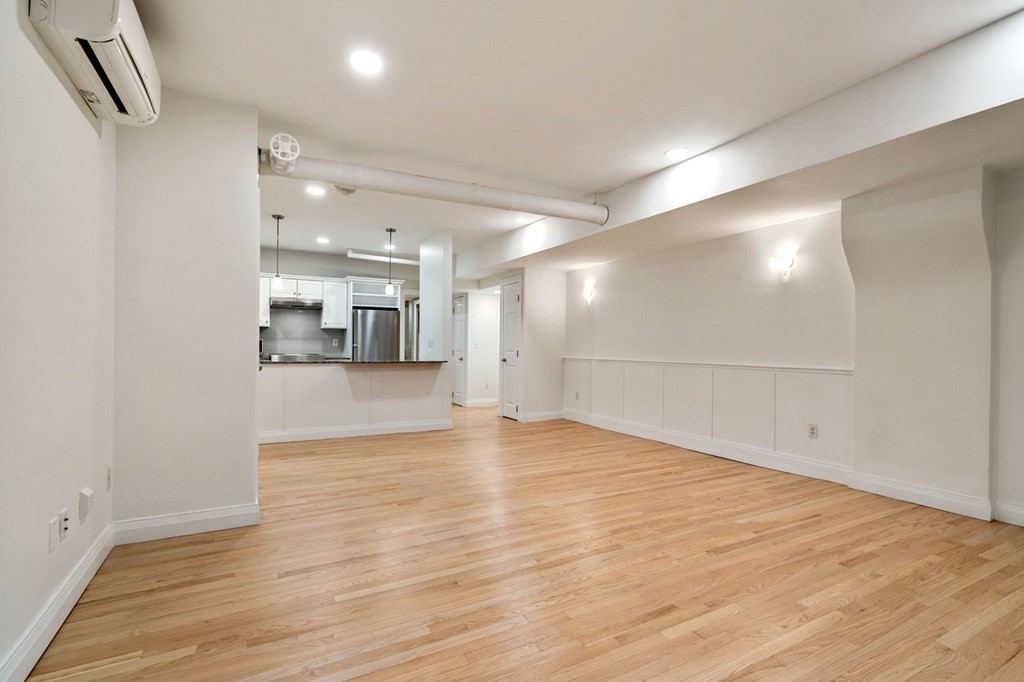 190 Commonwealth Ave Unit: B