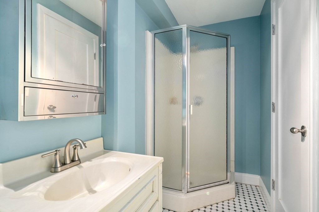 190 Commonwealth Ave Unit: B