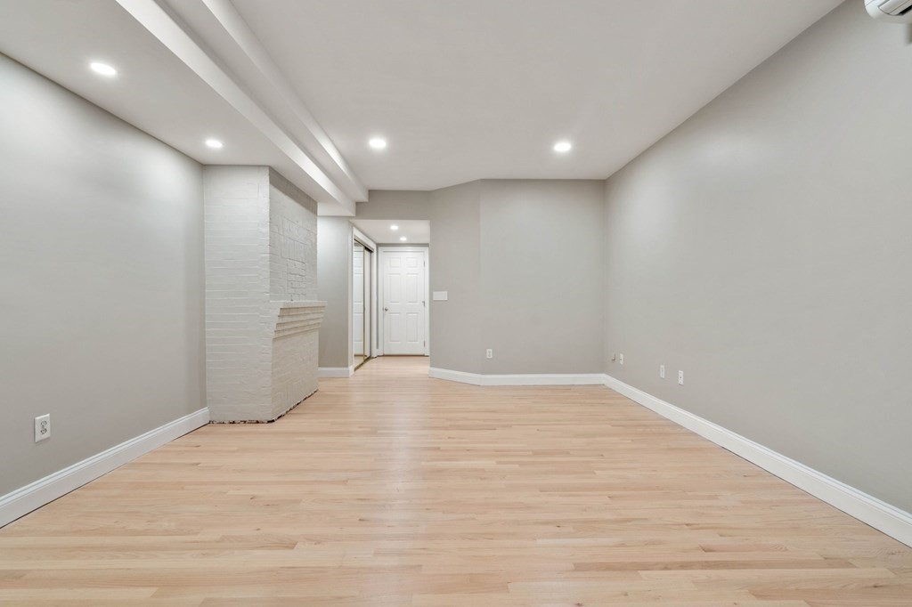 190 Commonwealth Ave Unit: B