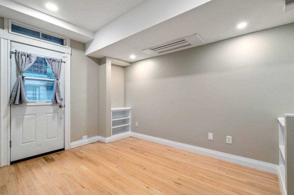 190 Commonwealth Ave Unit: B