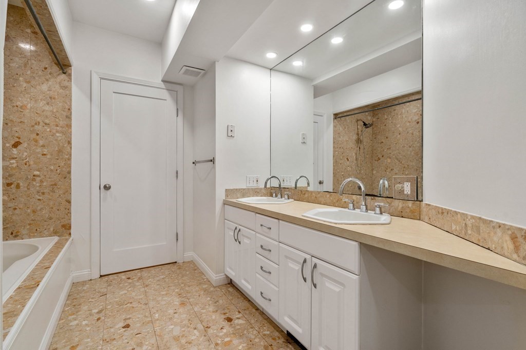 190 Commonwealth Ave Unit: B