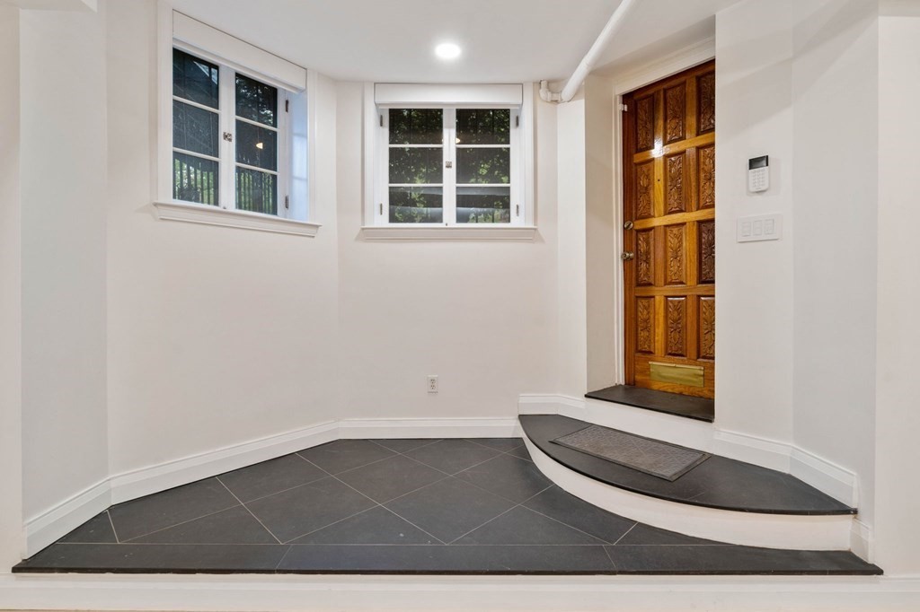 190 Commonwealth Ave Unit: B