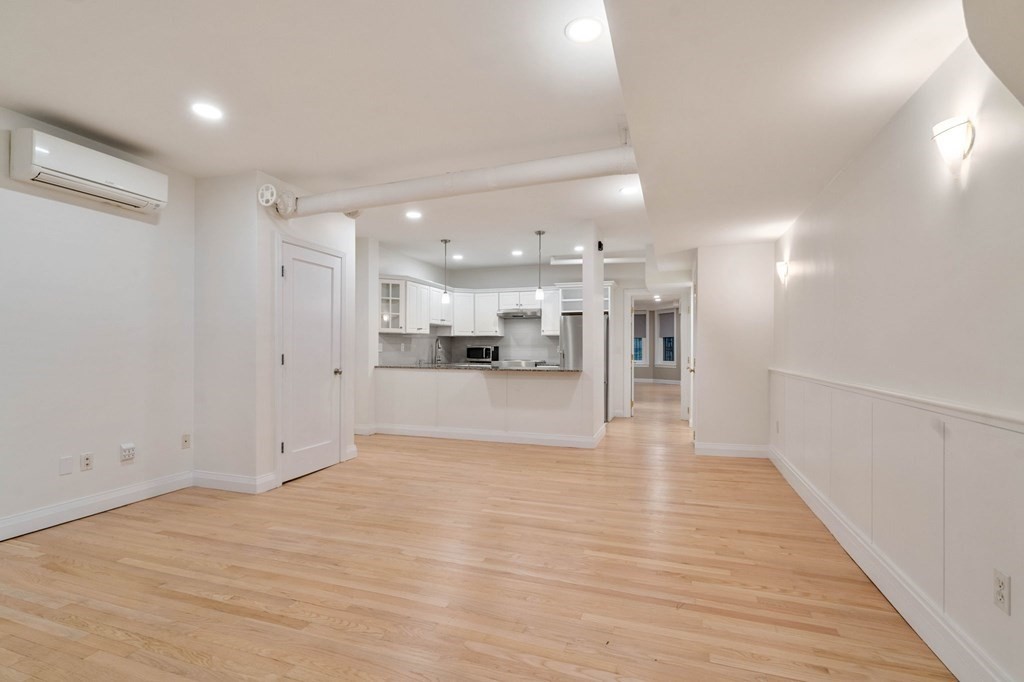 190 Commonwealth Ave Unit: B