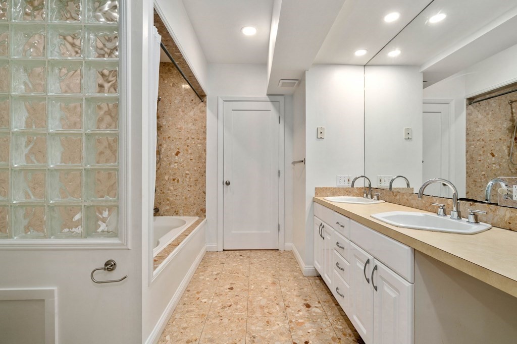 190 Commonwealth Ave Unit: B