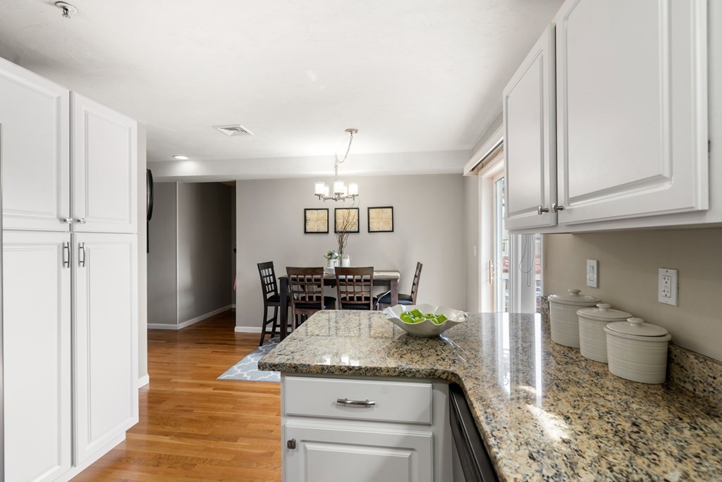 2 Centre Ave Unit: 4B