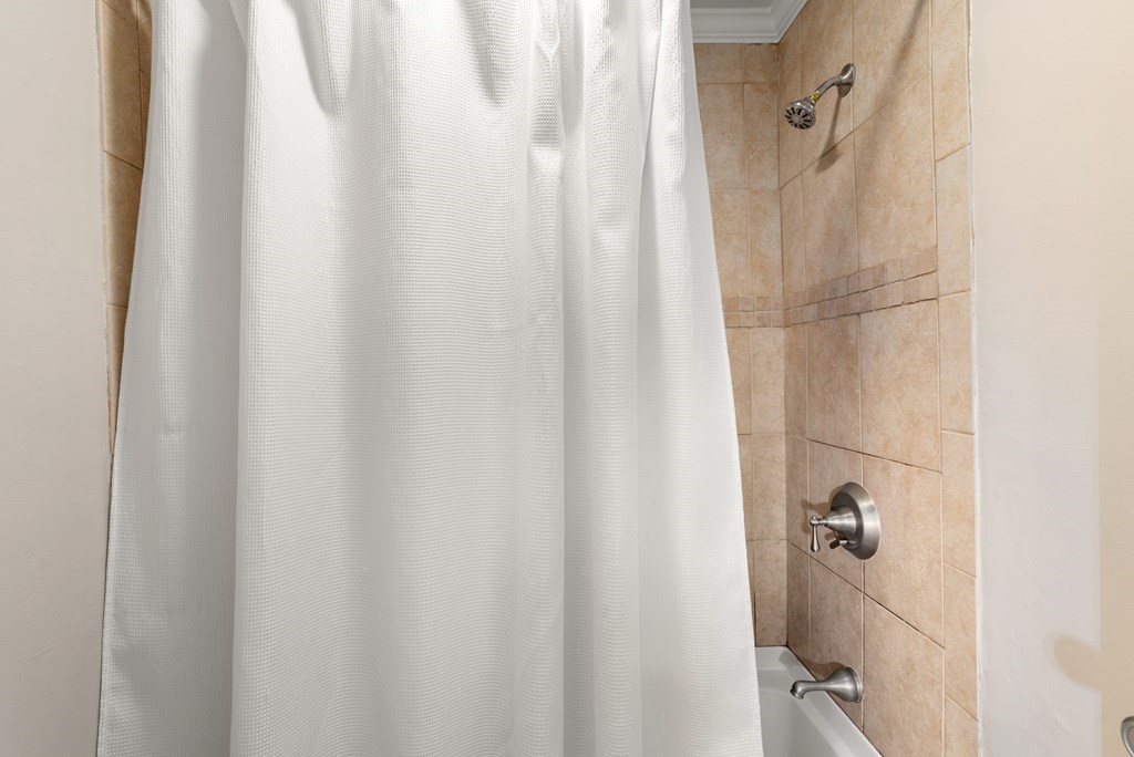 2 Centre Ave Unit: 4B