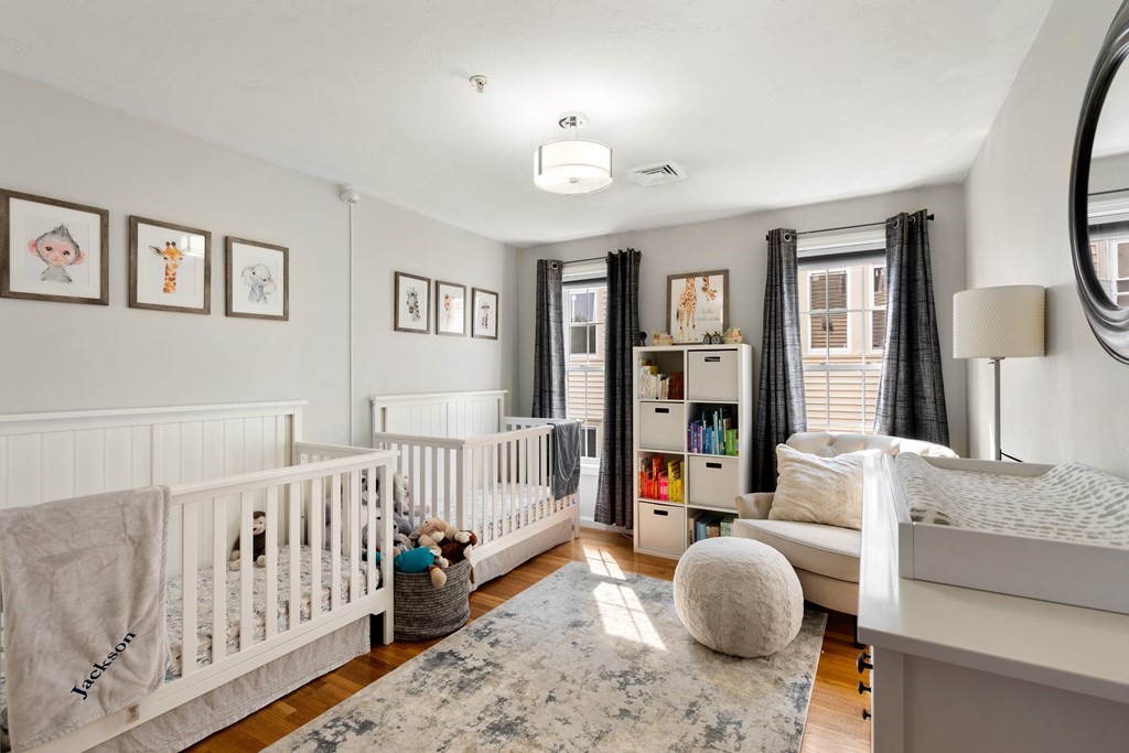 2 Centre Ave Unit: 4B